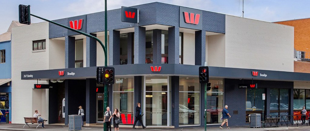 A Westpac outlet in Bendigo sold at auction on a tight yield.
