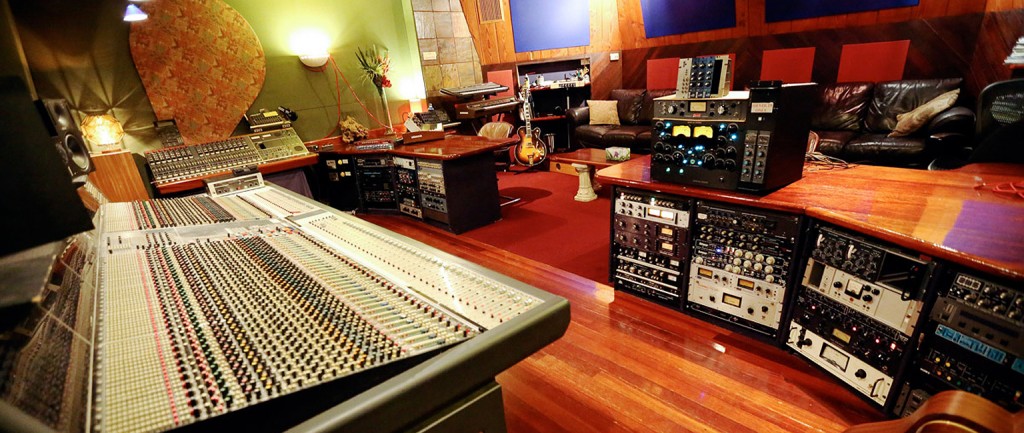 The site of Melbourne’s Sing Sing Recording Studios  has been sold to an investor for $4.55 million.
