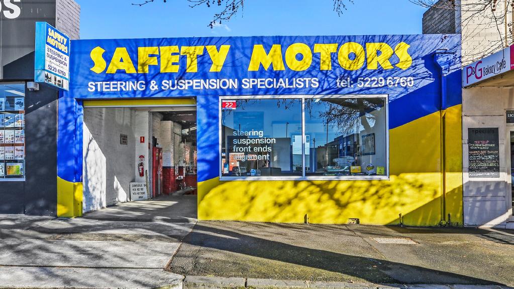 22 Bellerine St, Geelong, Safety Motors, sold under the hammer.
