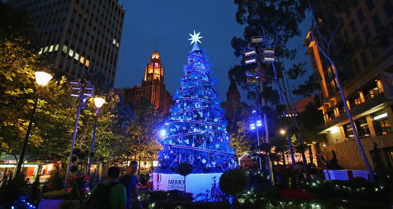 10 magical Christmas window displays from around the world