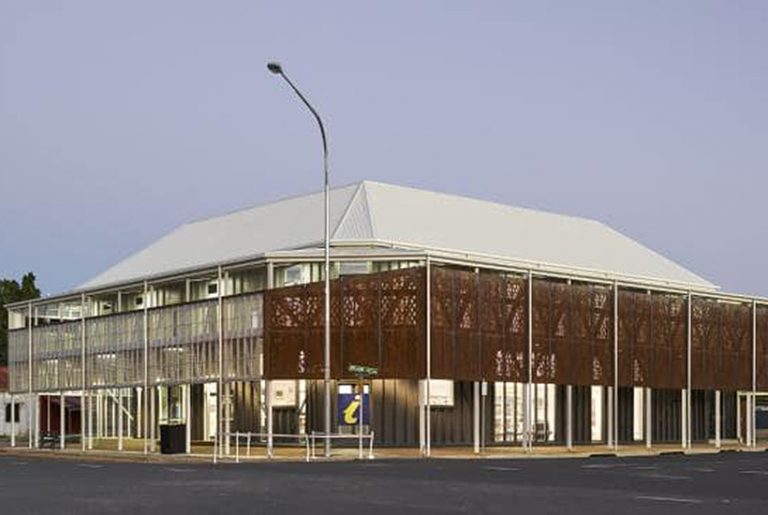 Former outback pub turns heads at global exhibition