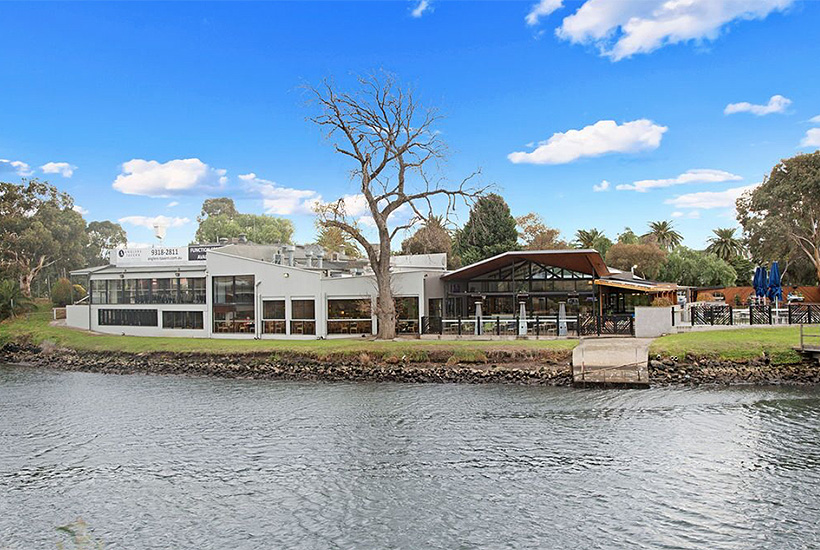 The Anglers Tavern sits on the Maribyrnong River.
