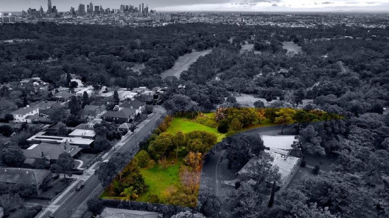 Parklike Kew land set to break suburb record