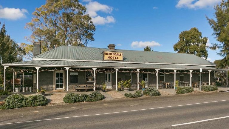 Historic gold rush hotel a lucky strike in Victoria