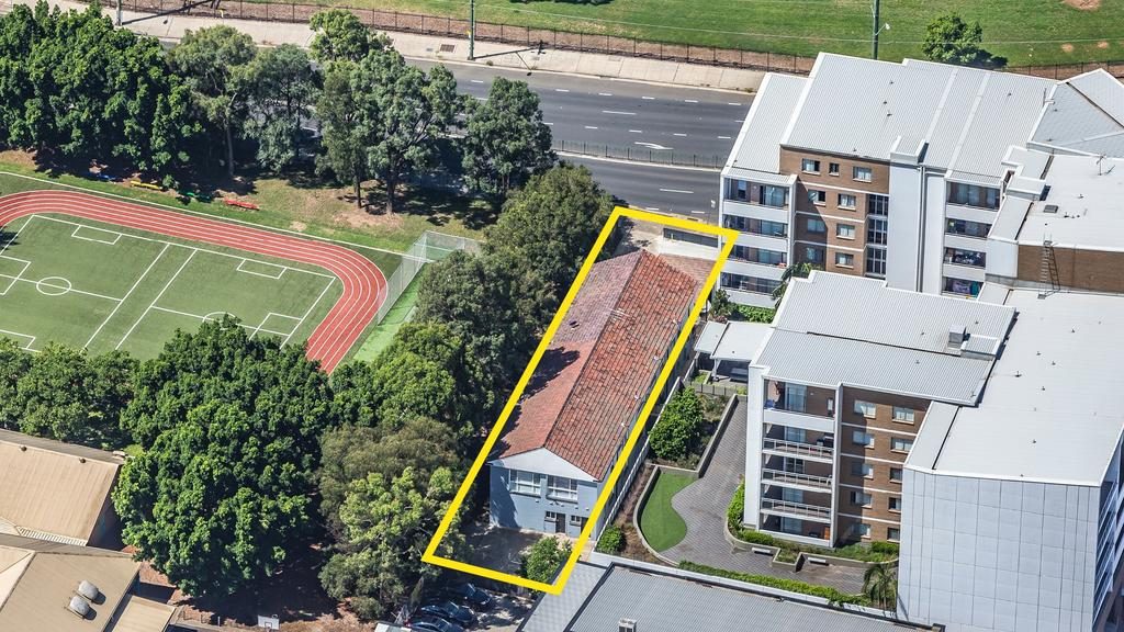 A block of Fairfield units hit the market for the first time in years and sold in one line.
