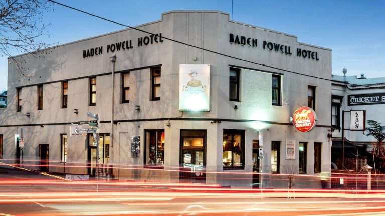 Last drinks for this well-known Collingwood pub?