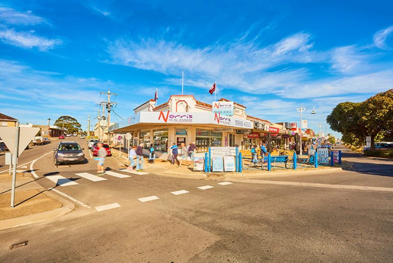 Beachside Rosebud retail strip to be sold for first time in 90 years