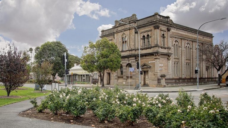 ‘Bad dream’ as North Adelaide’s most famous building fails to sell