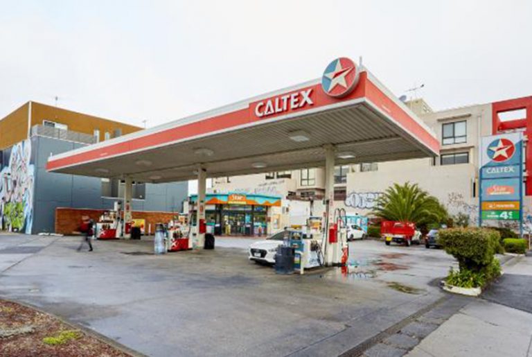 Woolworths beefs up servo network with 10 Caltex purchases