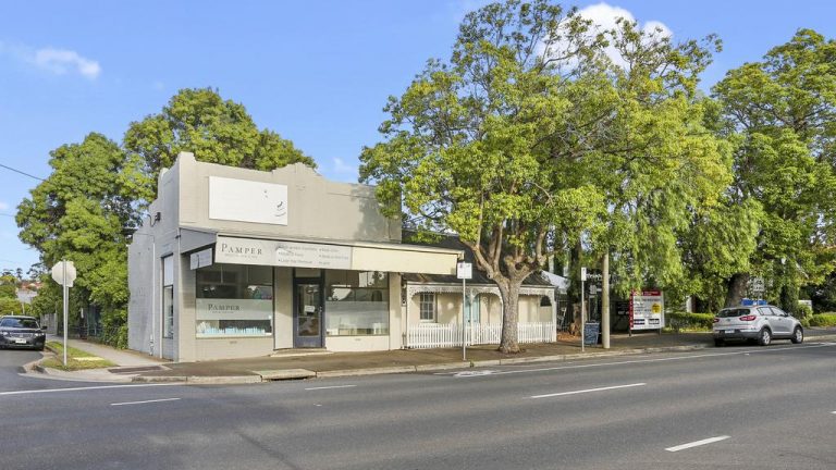 Pakington St shops set record strip price