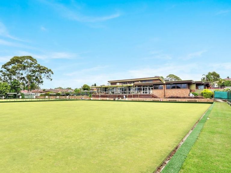 Sydney bowls club to be sold off for houses
