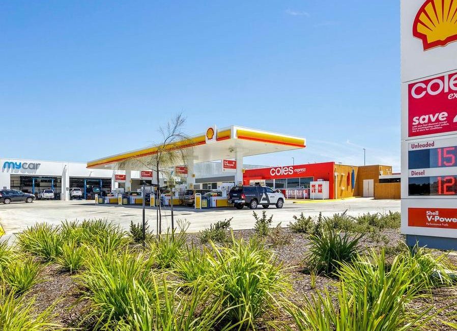 Torquay petrol station serves massive premium at portfolio auction