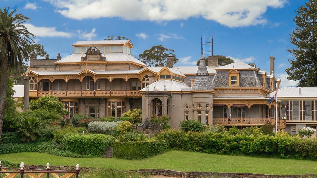 Bendigo’s Haunted, Heritage Fortuna Villa Hotel Is A Golden Opportunity