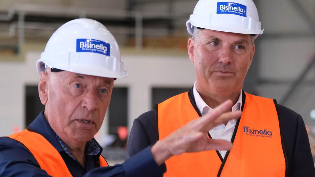 Deputy PM visits Corio warehouse development