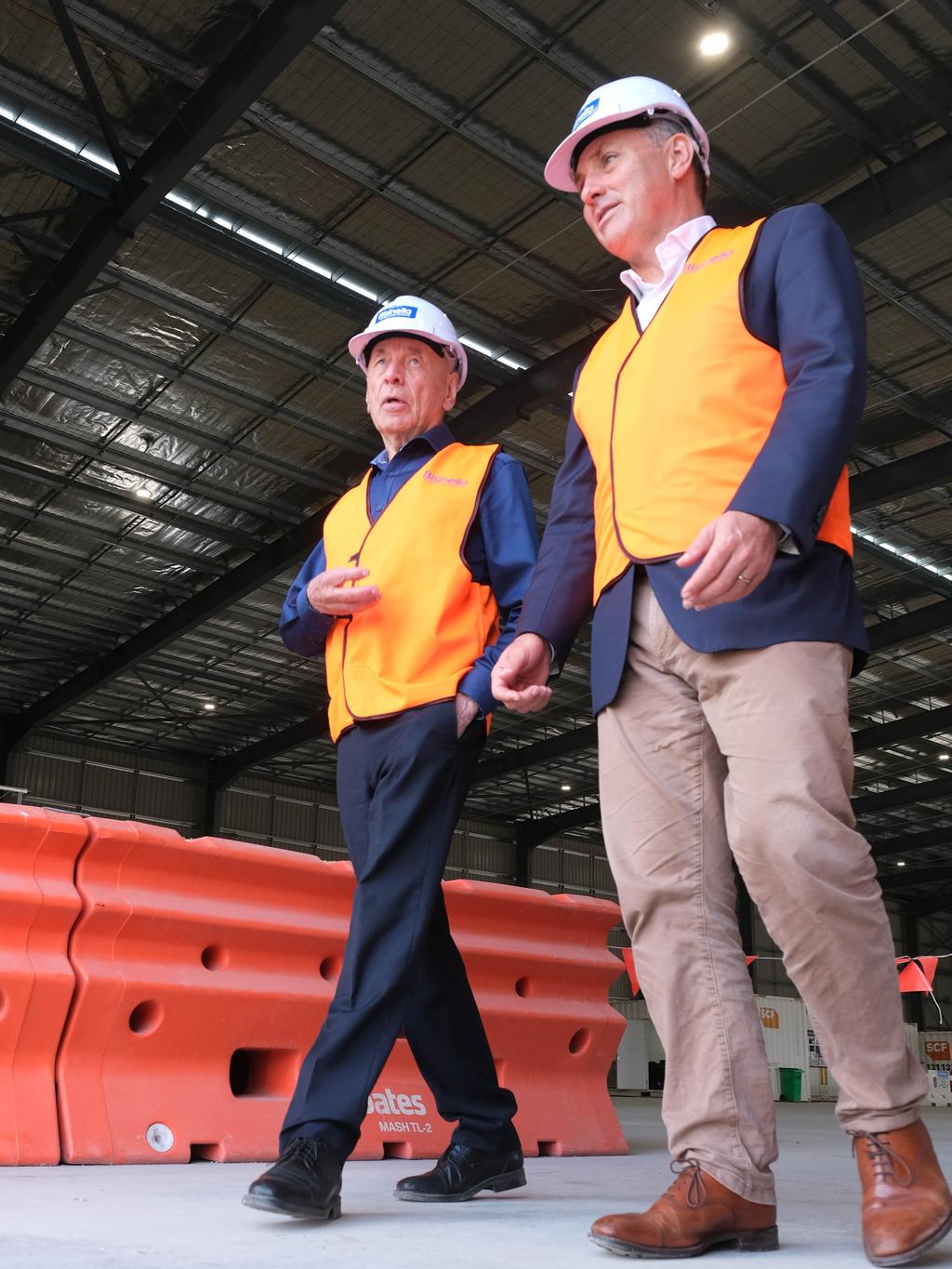 Deputy PM visits Corio warehouse development