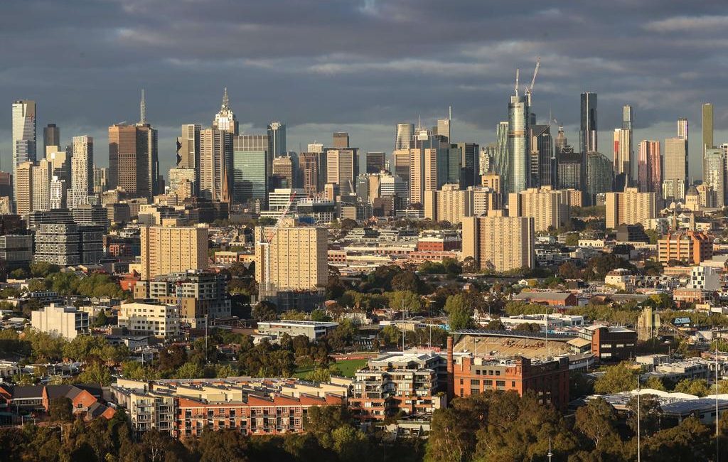 Warning given to Melbourne CBD office space owners to consider selling up