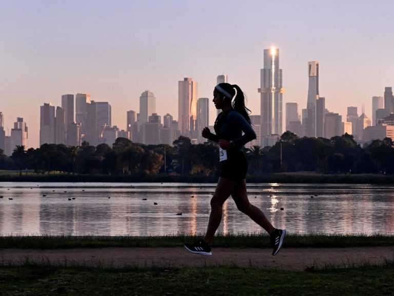 Office leasing hit by rising vacancies in lower grade towers as Melbourne soars to 1990s levels