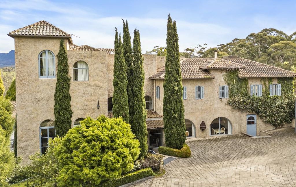 Highly awarded Villa Howden for sale seeking $5m-$6m