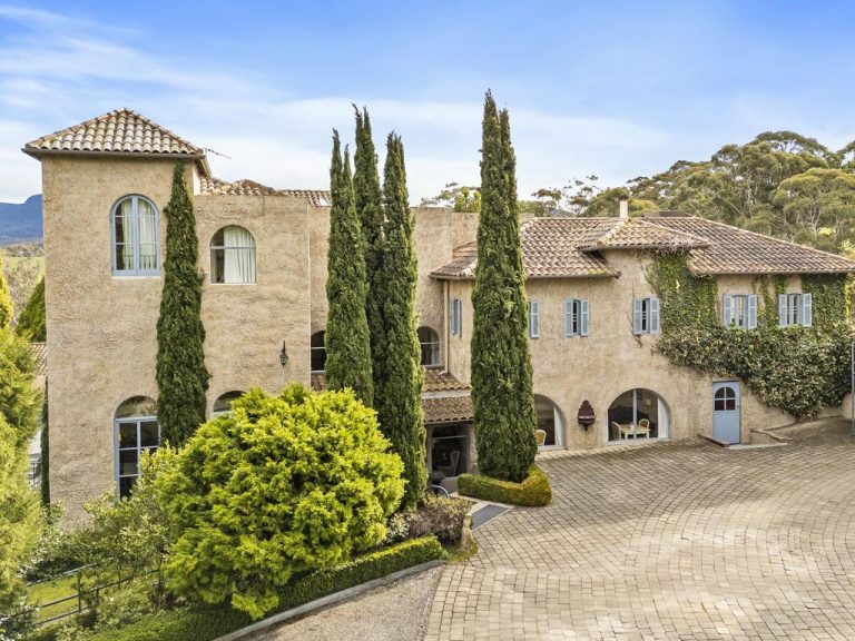 Highly awarded Villa Howden for sale seeking $5m-$6m