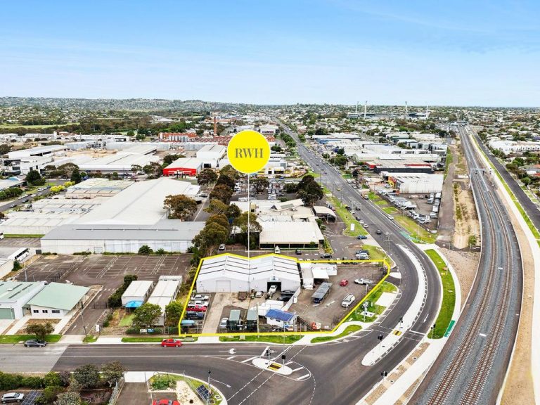 Busy South Geelong site selling after railway crossing removed