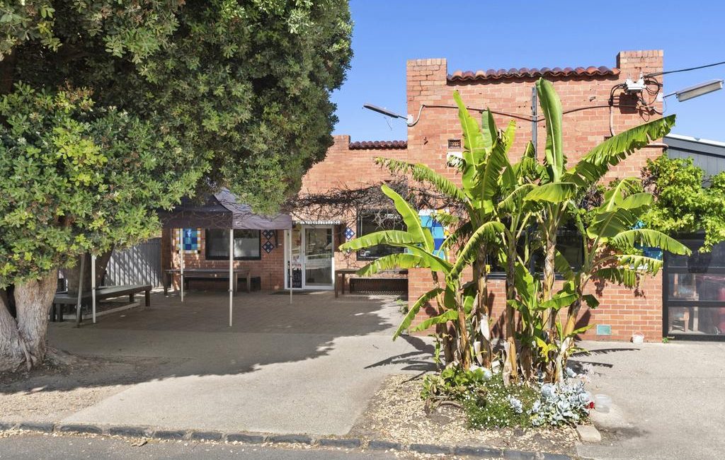 Barwon Heads institution Starfish Bakery for sale after 25 years