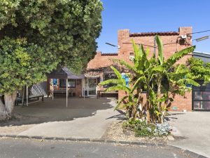 Barwon Heads institution Starfish Bakery for sale after 25 years