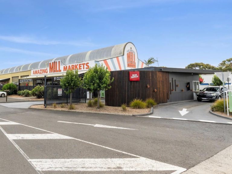 Bean Squeeze, Amazing Mill Markets key to lucrative dual tenancy site