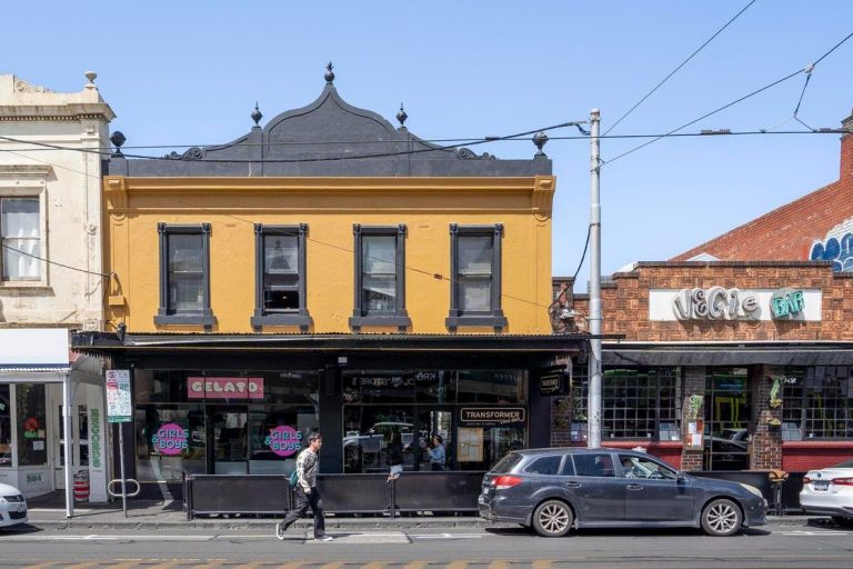 ‘Hospitality hot spot’: Fitzroy doubled-fronted shop next to Vegie Bar for sale